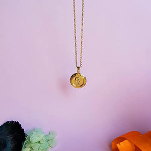 Valentine's Day Gift For Women, Girls Gold Plated Circular Photo Memory Locket Pendant Necklace With Chain